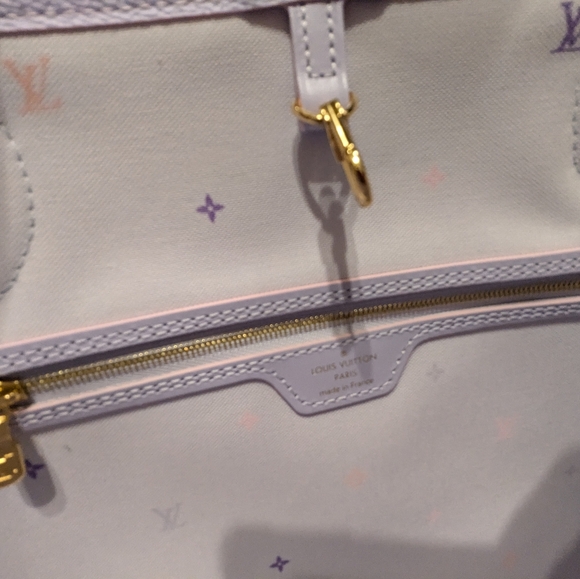 SOLD Louis Vuitton Giant Monogram Neverfull MM Sunrise Pastel Spring in the City - Picture 12 of 16